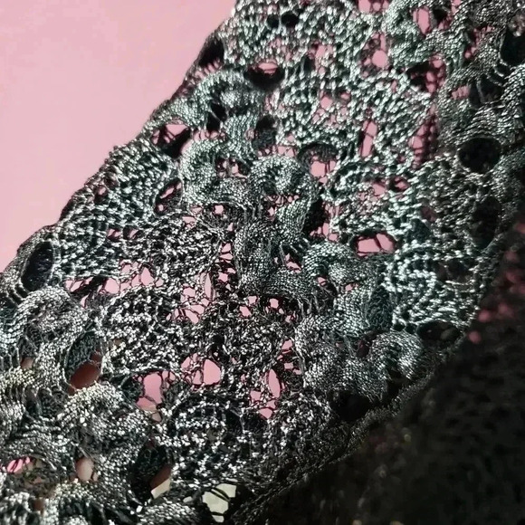 Quintessential Plus Size Cape - Picture 2 of 7